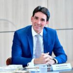 No dia do aniversário de Recife, professores realizam ato público e pressionam João Campos por valorização salarial e melhores condições de trabalho
