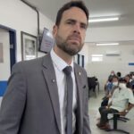Eduardo Moura fiscaliza Policlínica Agamenon Magalhães e encontra fungos, focos de contaminação e condições precárias